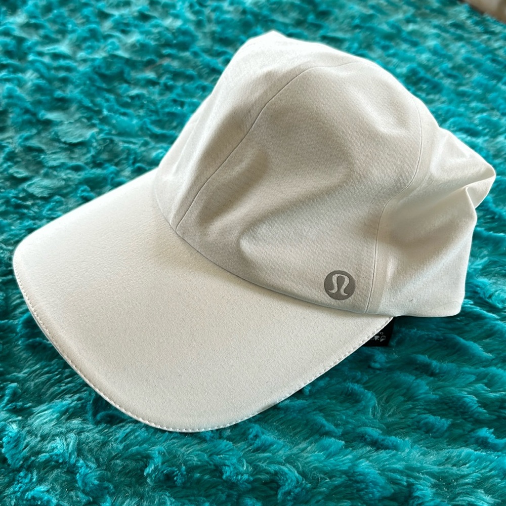 Lululemon hat new no tags